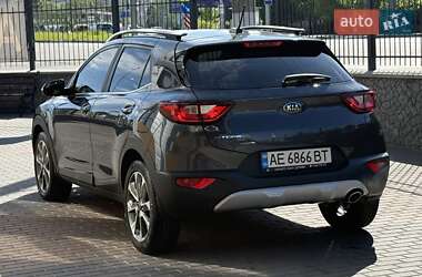 Внедорожник / Кроссовер Kia Stonic 2020 в 