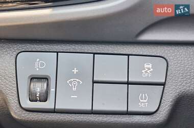 Внедорожник / Кроссовер Kia Stonic 2020 в 