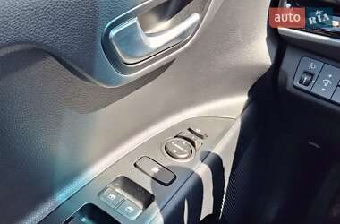 Внедорожник / Кроссовер Kia Stonic 2020 в 