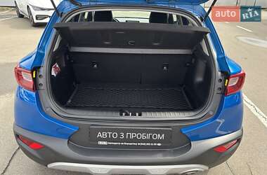 Внедорожник / Кроссовер Kia Stonic 2020 в 
