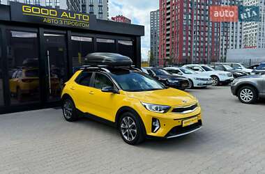 Внедорожник / Кроссовер Kia Stonic 2020 в Киеве