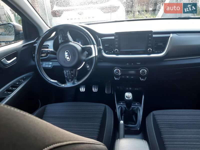 Позашляховик / Кросовер Kia Stonic 2017 в Львові