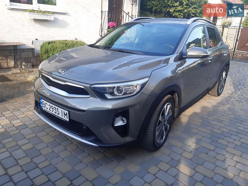 Позашляховик / Кросовер Kia Stonic 2017 в Львові