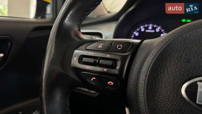 Позашляховик / Кросовер Kia Stonic 2018 в Ужгороді