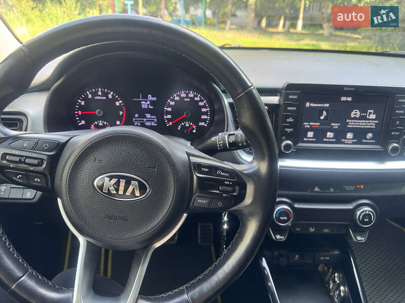 Позашляховик / Кросовер Kia Stonic 2018 в Конотопі