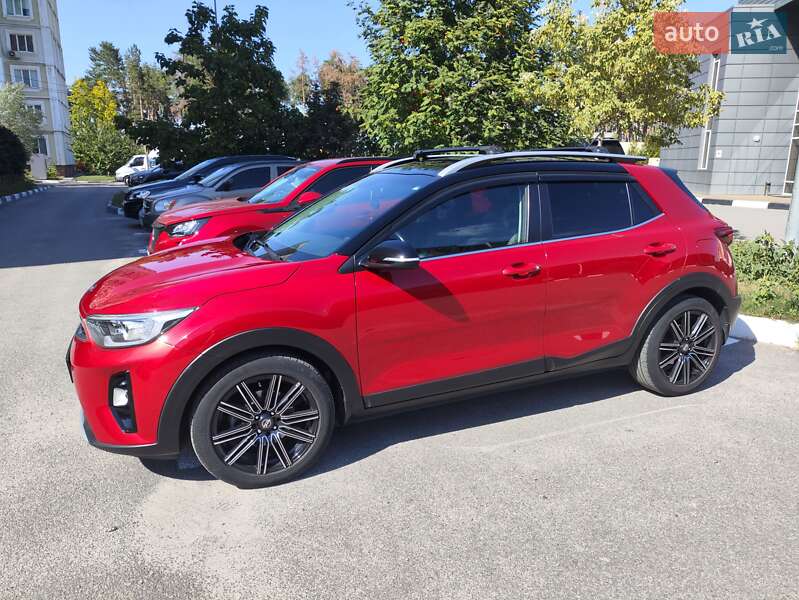 Внедорожник / Кроссовер Kia Stonic 2018 в Харькове