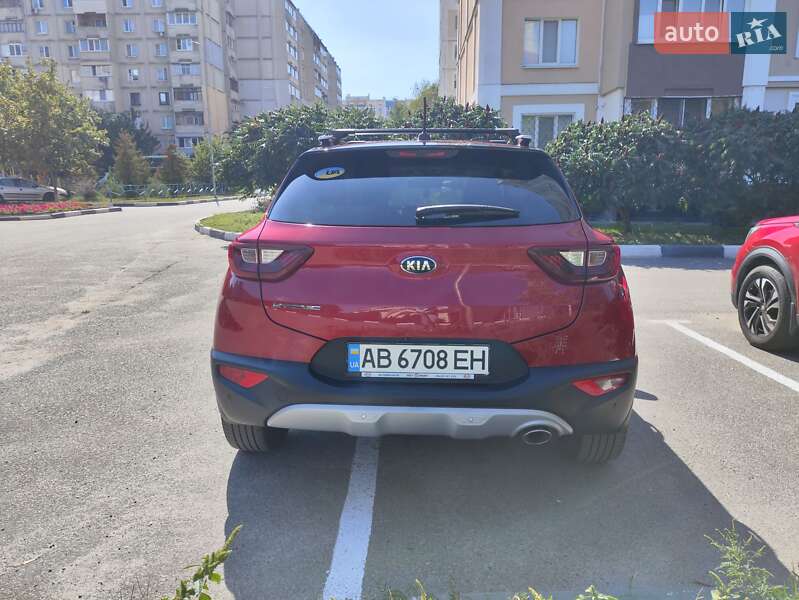 Внедорожник / Кроссовер Kia Stonic 2018 в Харькове