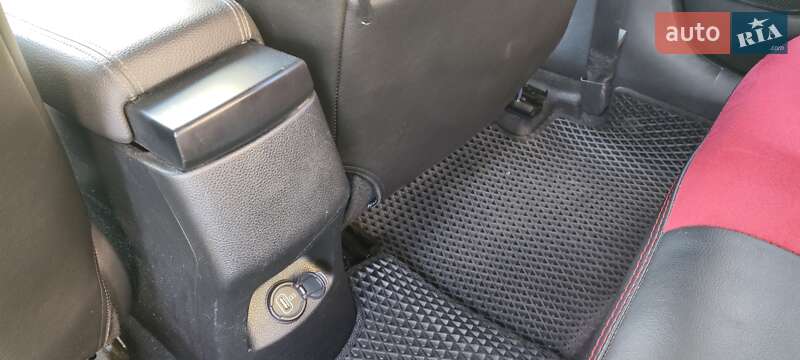 Внедорожник / Кроссовер Kia Stonic 2018 в Харькове