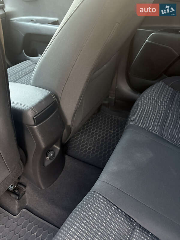 Позашляховик / Кросовер Kia Stonic 2020 в Дніпрі фото 6 Позашляховик / Кросовер Kia Stonic 2020 в Дніпрі