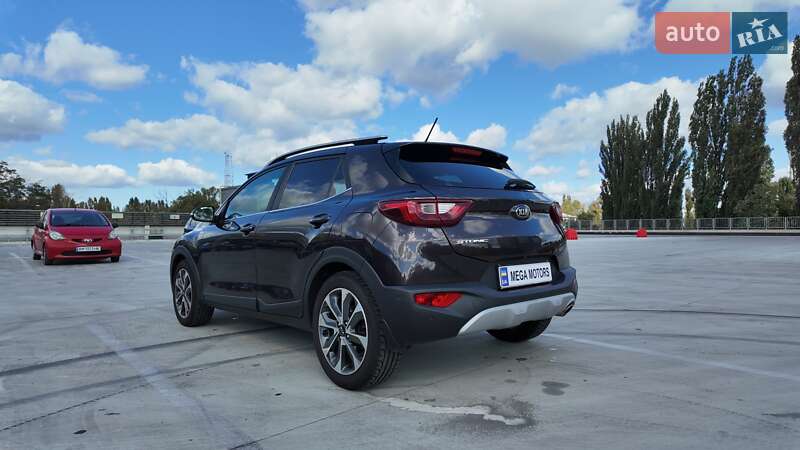 Позашляховик / Кросовер Kia Stonic 2017 в Києві