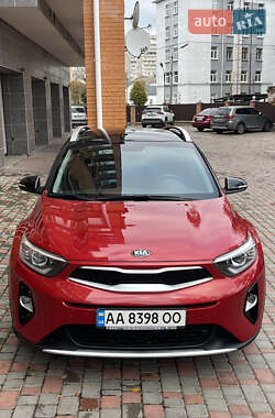 Внедорожник / Кроссовер Kia Stonic 2019 в 