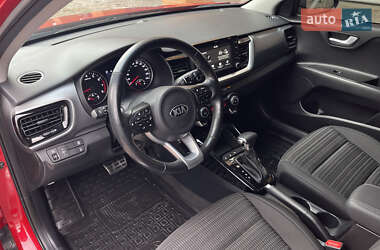 Внедорожник / Кроссовер Kia Stonic 2019 в 
