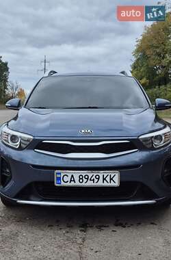 Внедорожник / Кроссовер Kia Stonic 2017 в Киеве