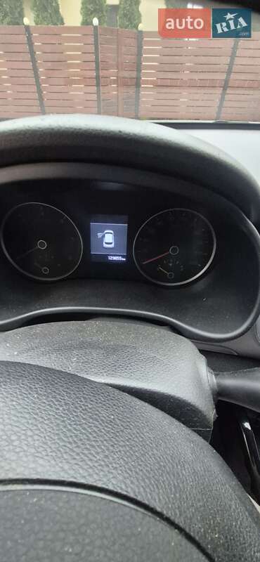 Внедорожник / Кроссовер Kia Stonic 2017 в Киеве