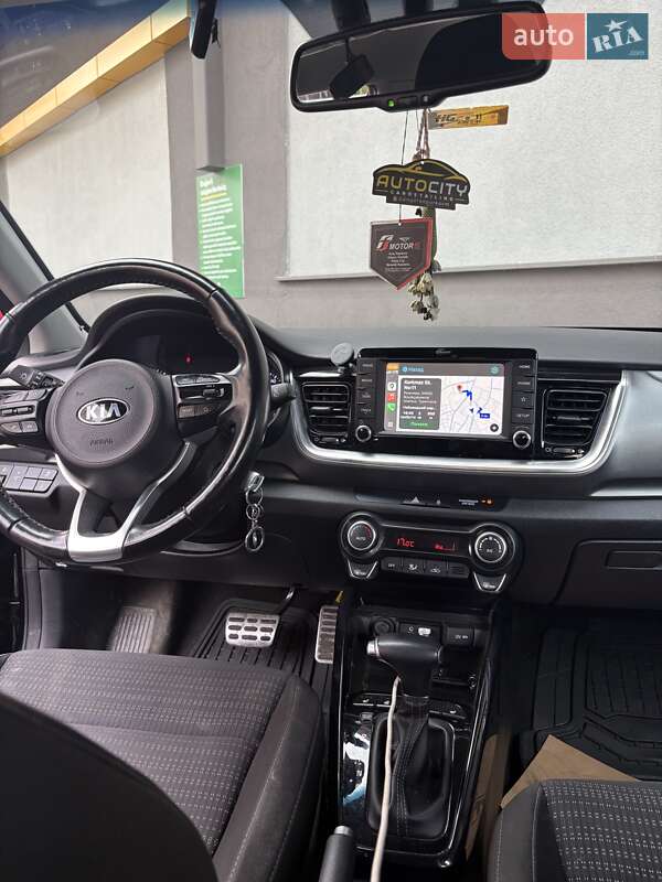 Внедорожник / Кроссовер Kia Stonic 2019 в Киеве