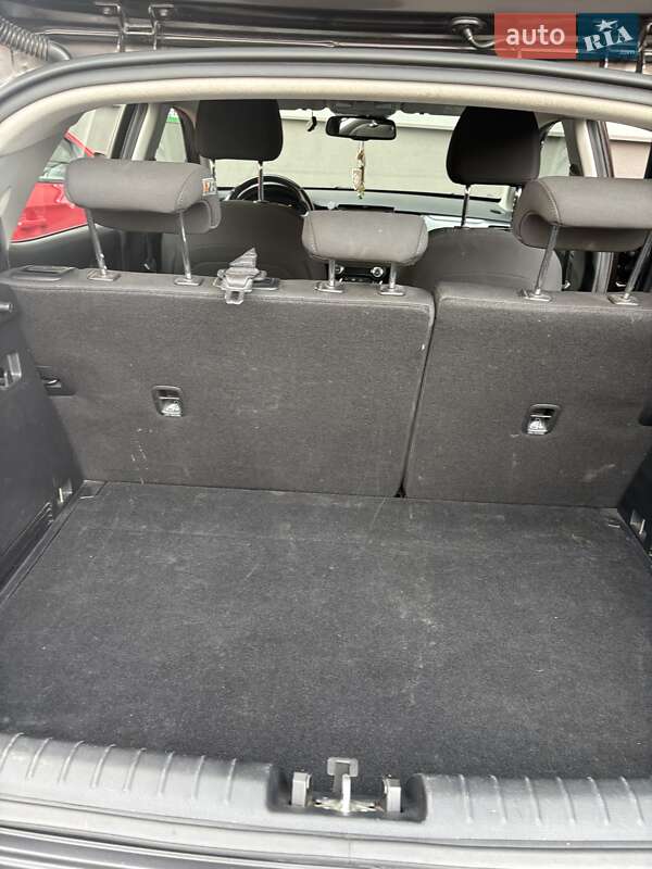 Внедорожник / Кроссовер Kia Stonic 2019 в Киеве