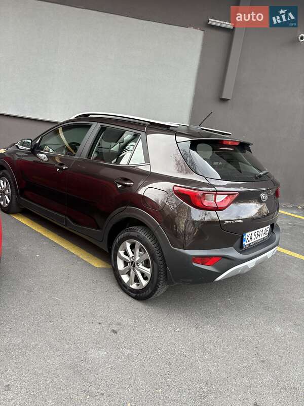 Внедорожник / Кроссовер Kia Stonic 2019 в Киеве