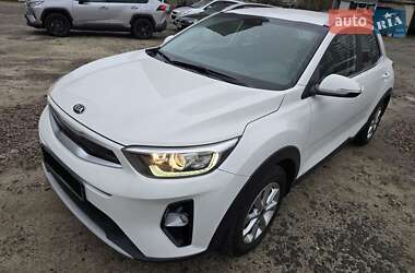 Внедорожник / Кроссовер Kia Stonic 2018 в Киеве