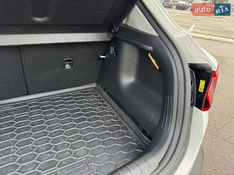 Позашляховик / Кросовер Kia Stonic 2022 в Києві