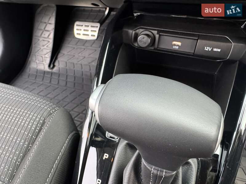 Позашляховик / Кросовер Kia Stonic 2022 в Києві