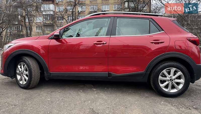 Внедорожник / Кроссовер Kia Stonic 2018 в Киеве