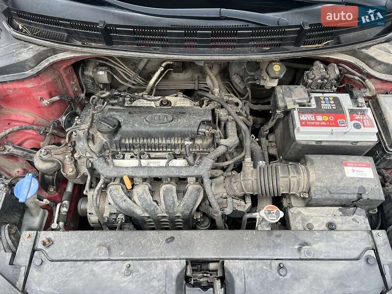 Внедорожник / Кроссовер Kia Stonic 2018 в Киеве