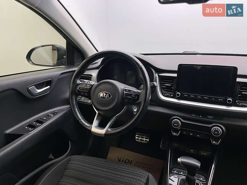 Внедорожник / Кроссовер Kia Stonic 2020 в Киеве