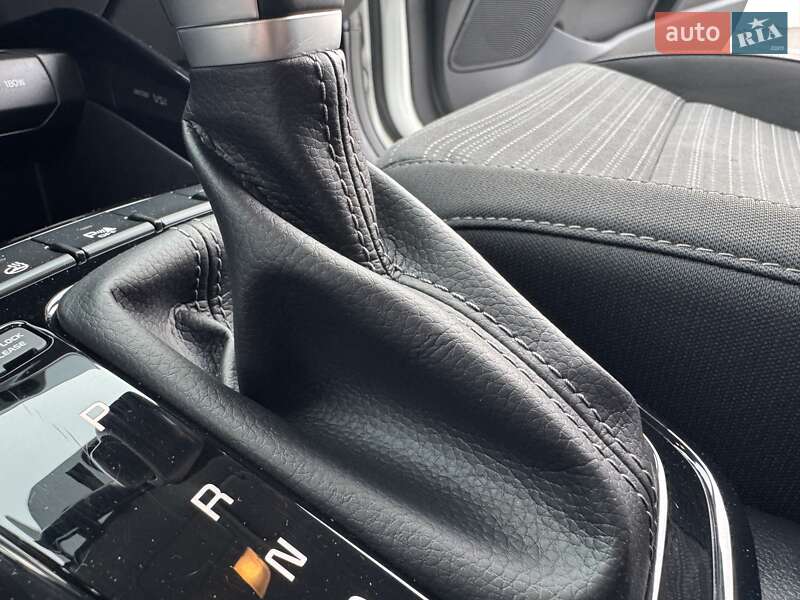 Внедорожник / Кроссовер Kia Stonic 2022 в Киеве