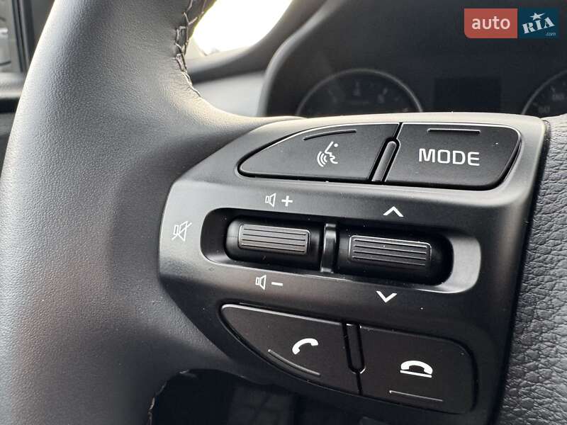 Внедорожник / Кроссовер Kia Stonic 2022 в Киеве