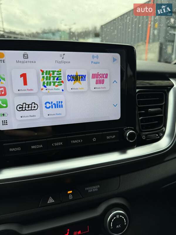 Внедорожник / Кроссовер Kia Stonic 2022 в Киеве