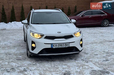 Внедорожник / Кроссовер Kia Stonic 2018 в Киеве