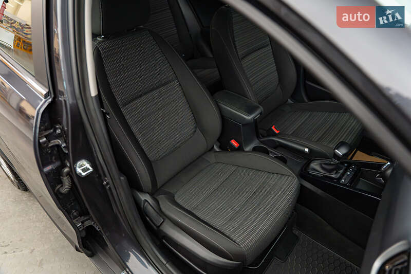 Внедорожник / Кроссовер Kia Stonic 2019 в Киеве