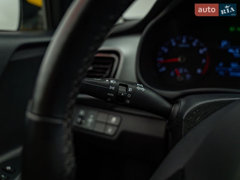 Позашляховик / Кросовер Kia Stonic 2020 в Києві