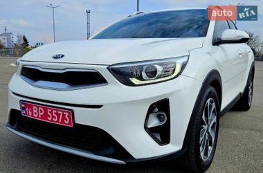 Внедорожник / Кроссовер Kia Stonic 2017 в Днепре