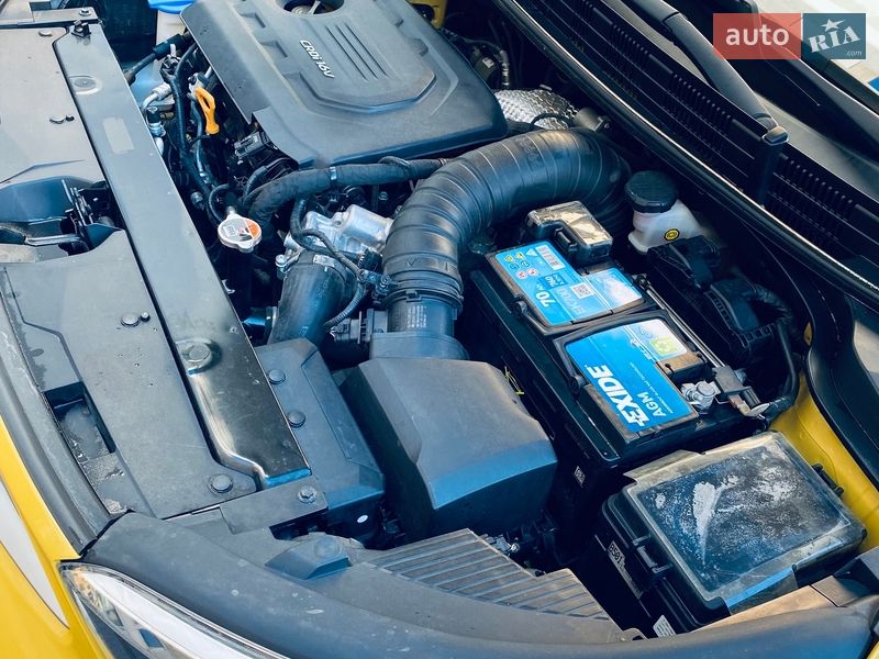 Внедорожник / Кроссовер Kia Stonic 2017 в Виннице