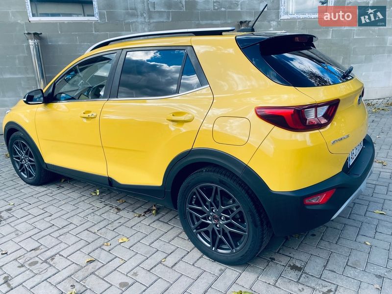 Внедорожник / Кроссовер Kia Stonic 2017 в Виннице