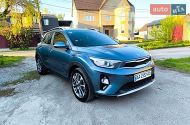 Внедорожник / Кроссовер Kia Stonic 2018 в Киеве