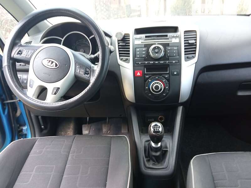 Хэтчбек Kia Venga 2010 в Киеве