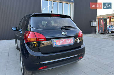 Микровэн Kia Venga 2013 в 
