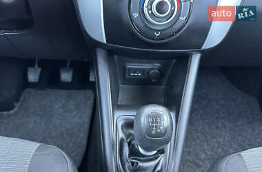 Микровэн Kia Venga 2013 в 