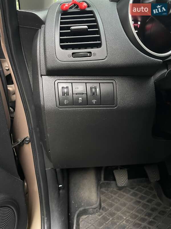 Мікровен Kia Venga 2010 в Чернігові