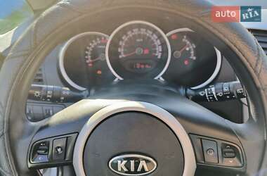 Микровэн Kia Venga 2012 в 