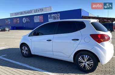 Микровэн Kia Venga 2010 в 