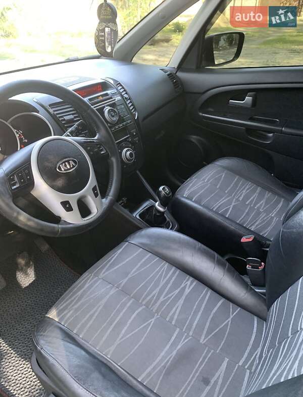 Микровэн Kia Venga 2010 в Николаеве