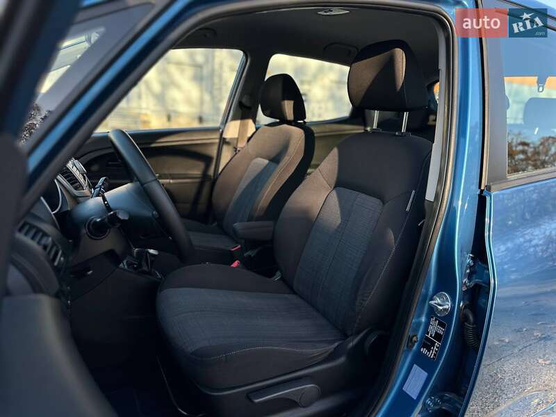 Микровэн Kia Venga 2010 в Киеве