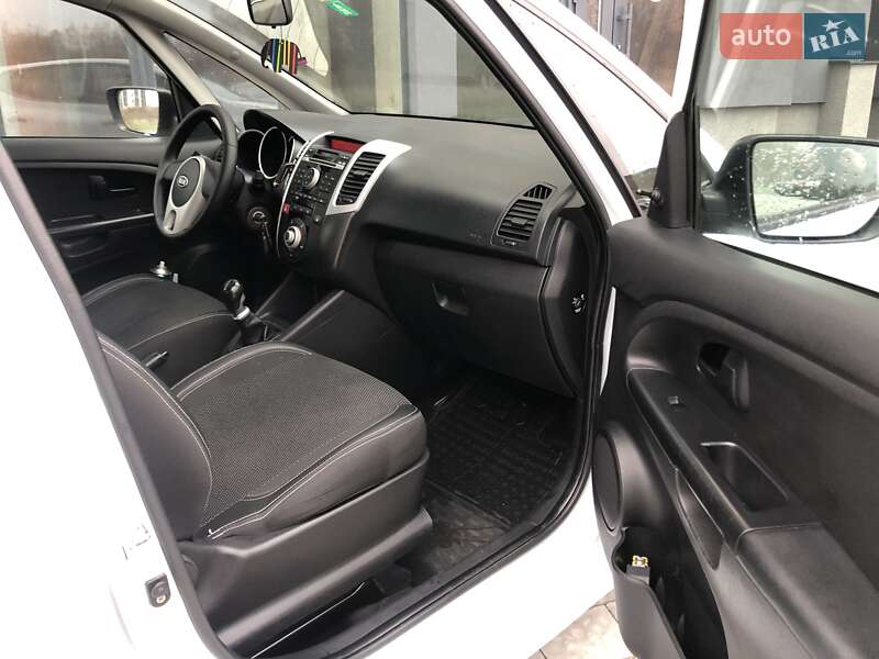 Микровэн Kia Venga 2012 в Львове