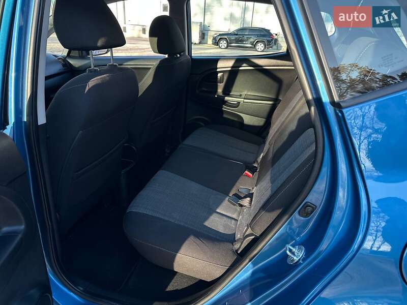 Микровэн Kia Venga 2010 в Киеве