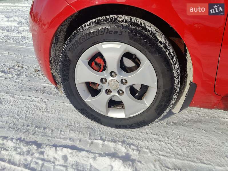 Микровэн Kia Venga 2011 в Чернигове фото 15 Микровэн Kia Venga 2011 в Чернигове