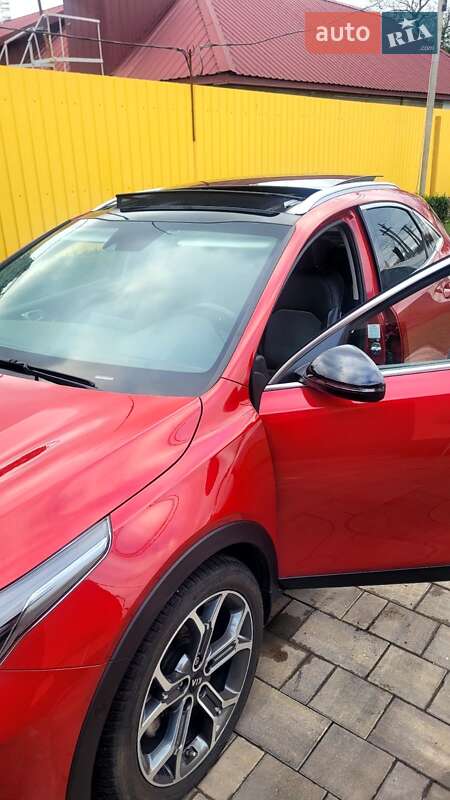 Хэтчбек Kia XCeed 2020 в Раздельной