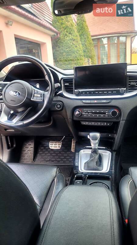 Хэтчбек Kia XCeed 2020 в Раздельной